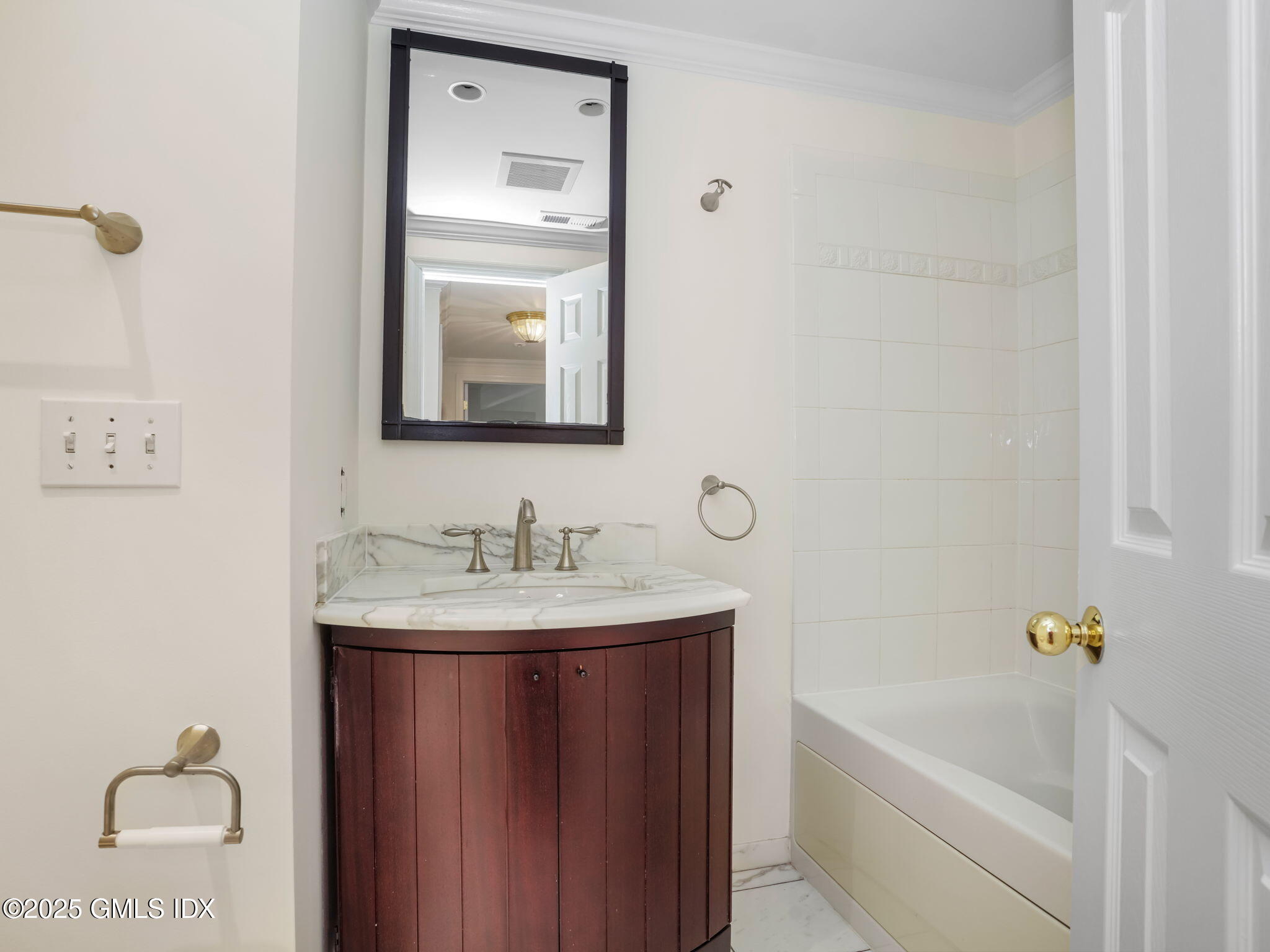 65 Lockwood Lane Riverside, CT 06878 - Photo 19 of 31 Bathroom