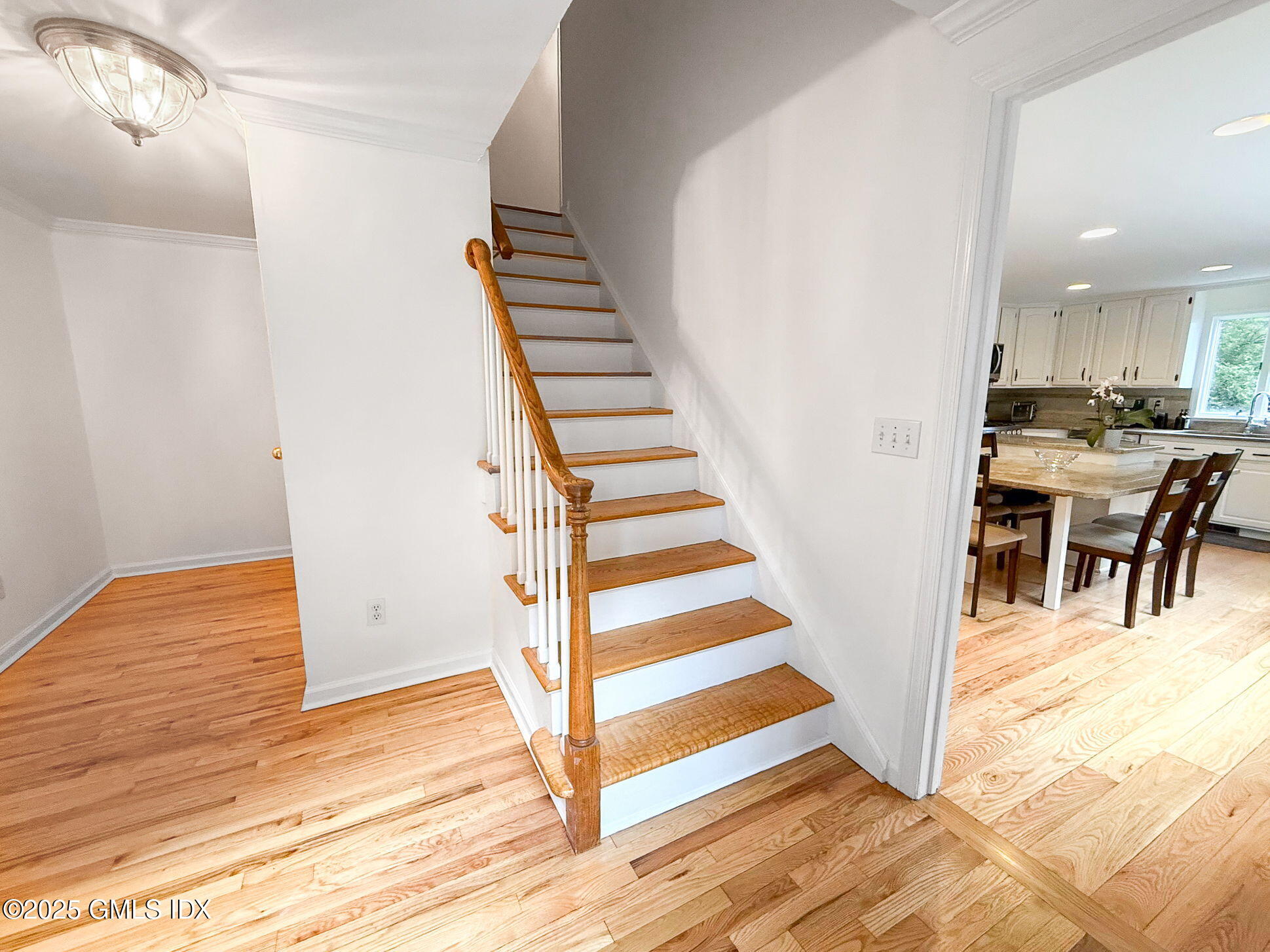 65 Lockwood Lane Riverside, CT 06878 - Photo 4 of 31 57-web-or-mls-65-lockwood-ln