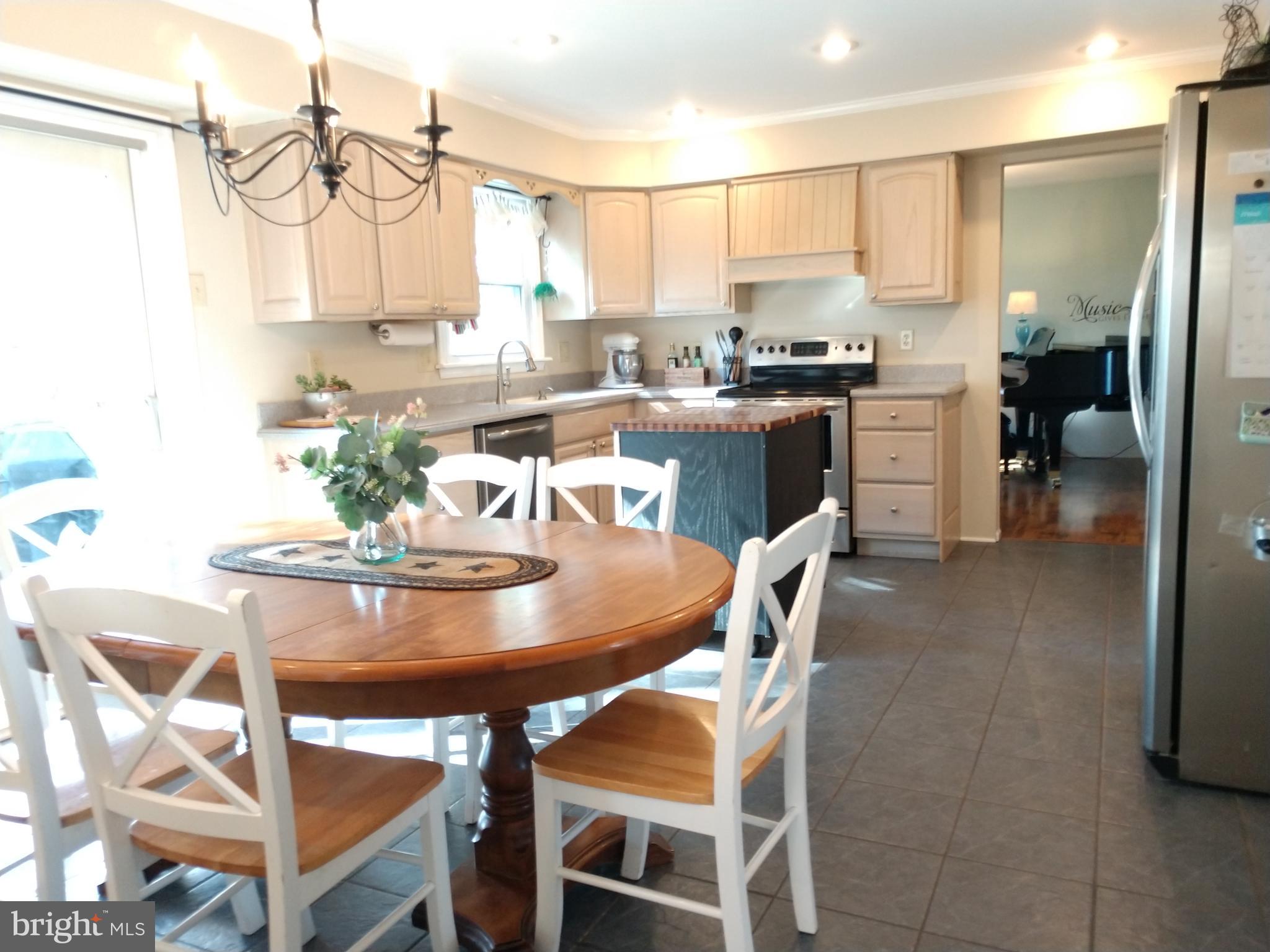 71 Estate Road Boyertown, PA 19512 - Photo 4 of 30 Gallery Image 4