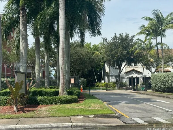 $3,000 | 1048 Northeast 30th Avenue, Unit 1048, Homestead, FL 33033