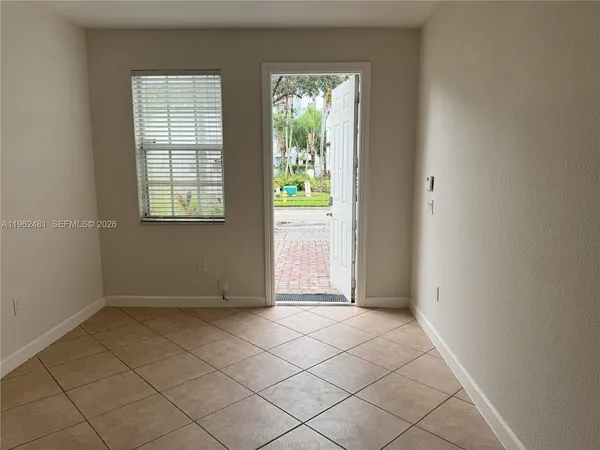 $3,000 | 1048 Northeast 30th Avenue, Unit 1048, Homestead, FL 33033