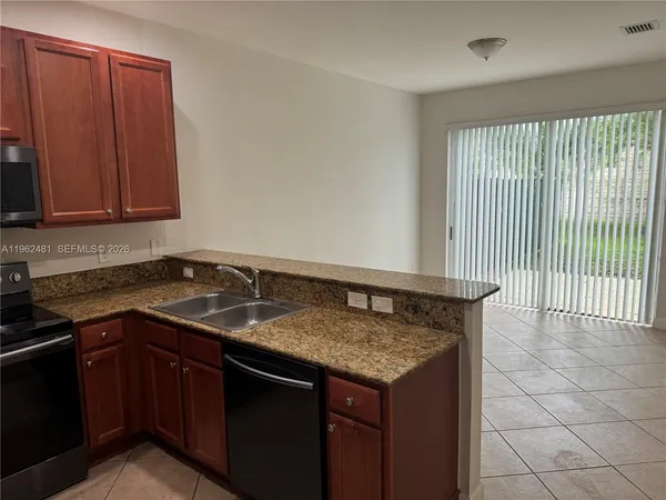 $3,000 | 1048 Northeast 30th Avenue, Unit 1048, Homestead, FL 33033
