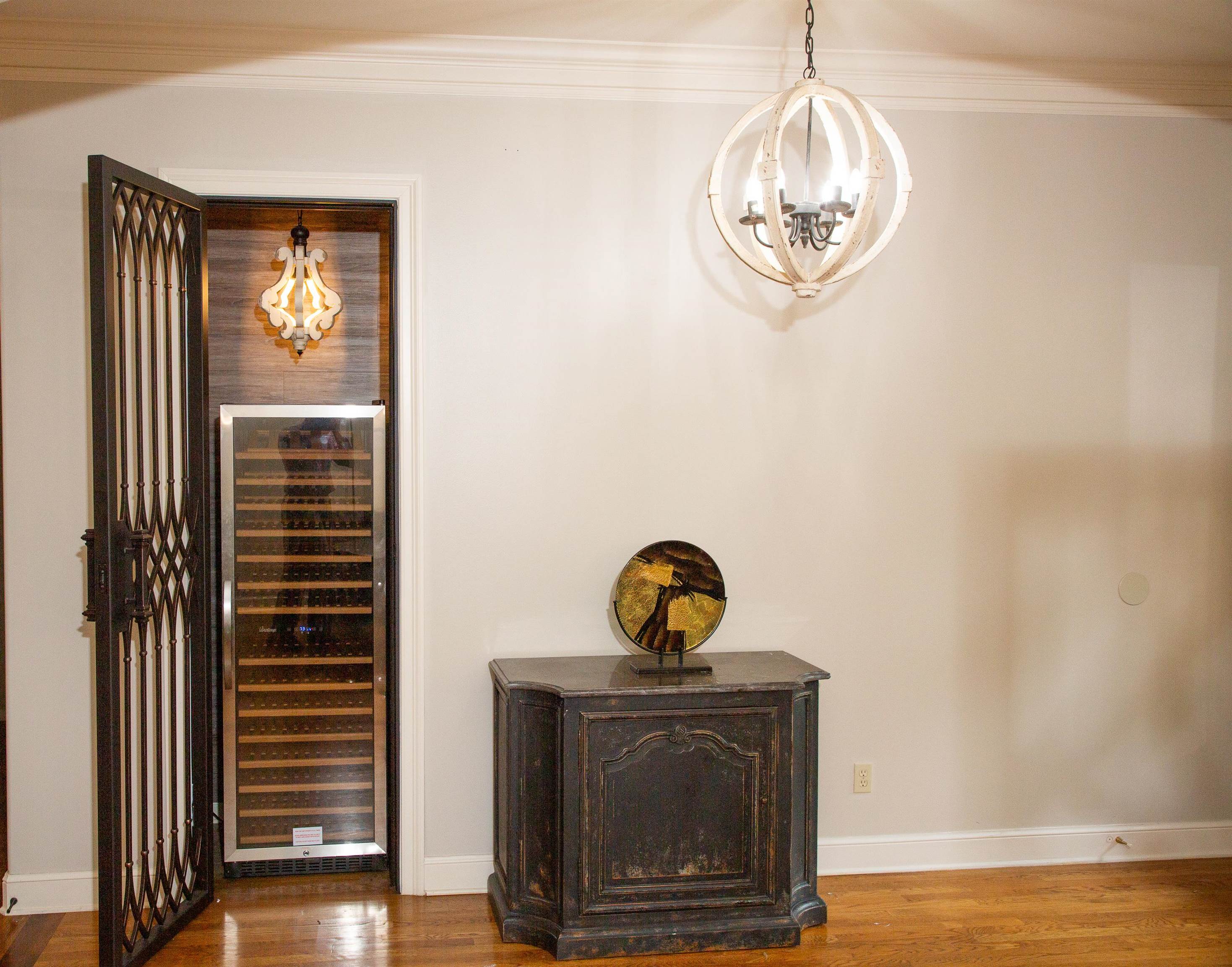 10060 Avent Ridge Cove Collierville, TN 38017 - Photo 5 of 40 a front view of a livingroom with wooden floor