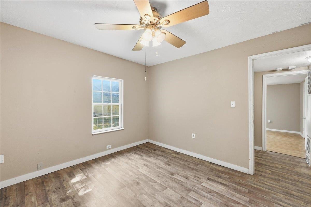 1935 Wescalder Road Beaumont, TX 77707 - Photo 9 of 15 Gallery Image 9
