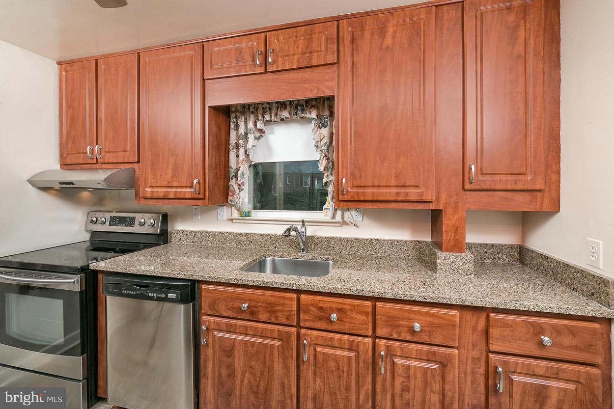2528 Glencoe Road Baltimore, MD 21234 - Photo 8 of 30 Kitchen