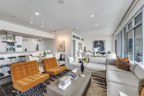 $1,650,000 | 1717 Arts Plaza, Unit 2107, Dallas, TX 75201