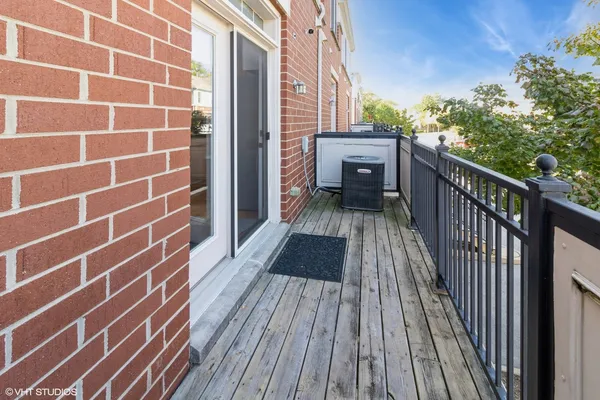 $3,500 | 2224 South Crambourne Way, Arlington Heights, IL 60005