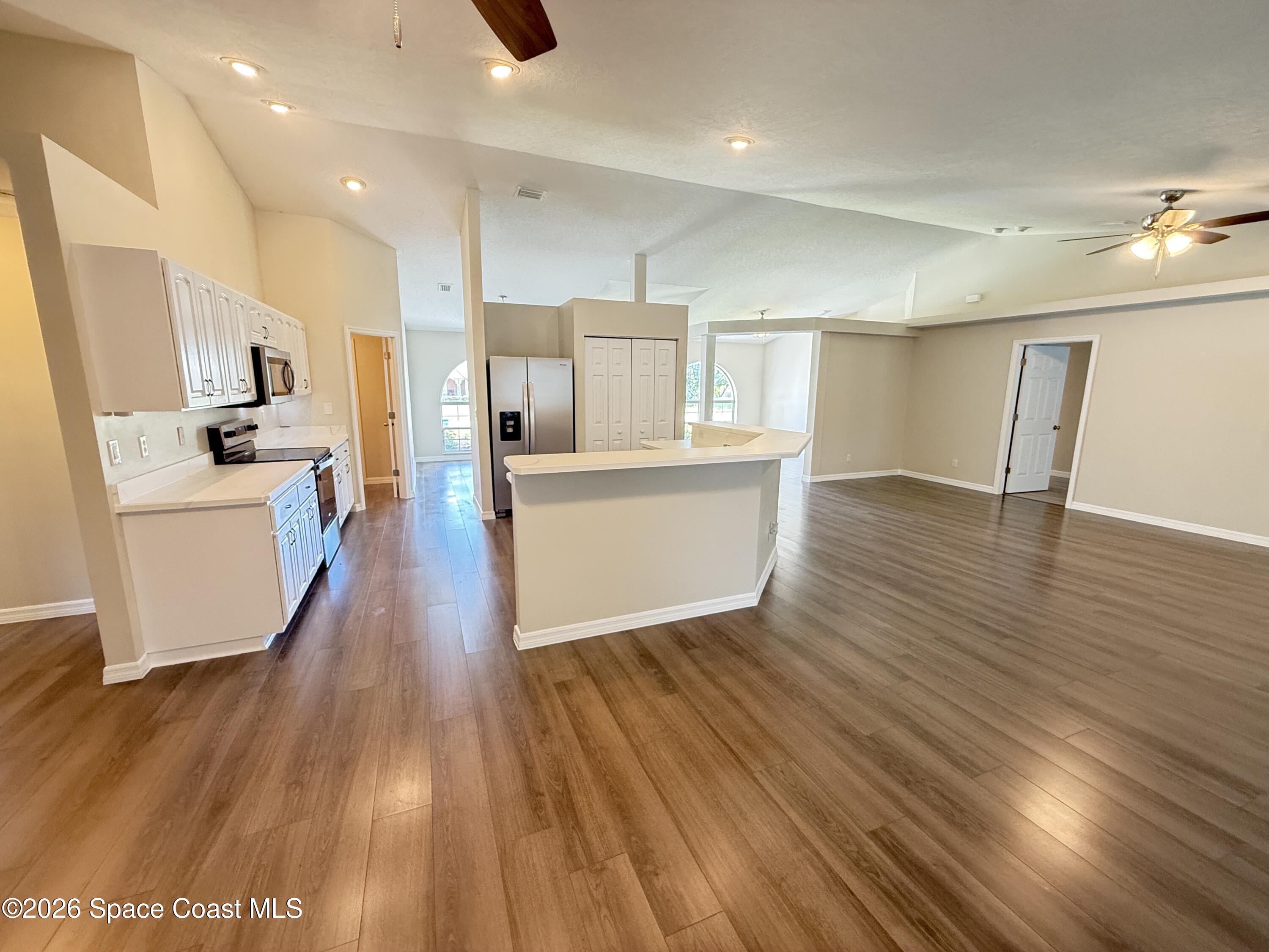 451 Hurst Road Northeast Palm Bay, FL 32907 - Photo 3 of 28 IMG_7557
