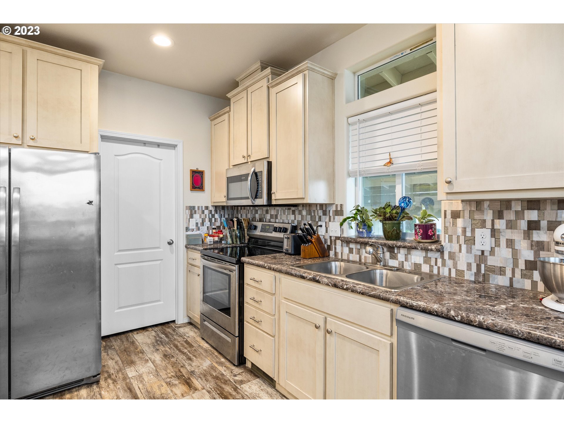 3477 Rainbow Loop, Unit 24 Hubbard, OR 97032 - Photo 7 of 21 Gallery Image 7