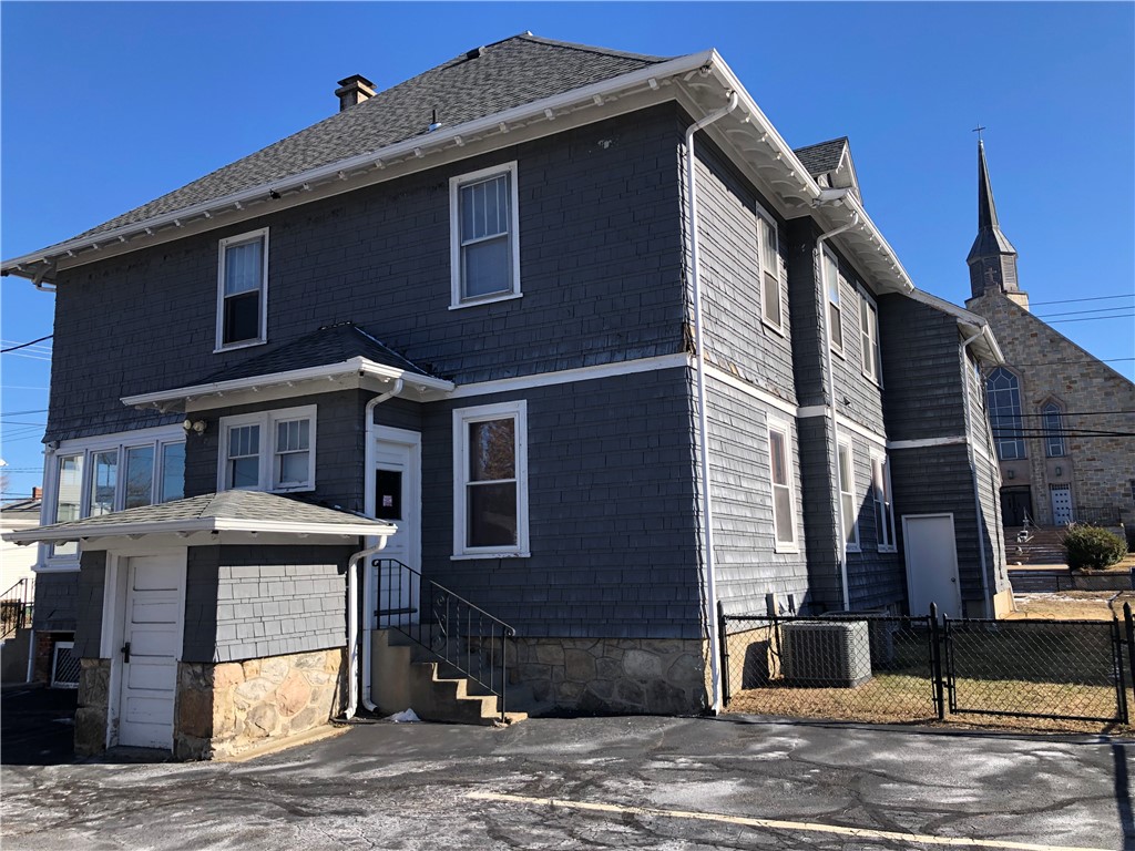 366 Rathbun Street Woonsocket, RI 02895 - Photo 5 of 48