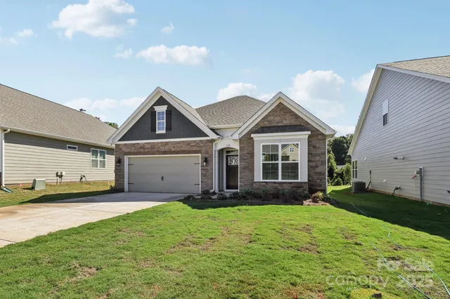 $405,000 | 124 North Shayna Road, Troutman, NC 28166