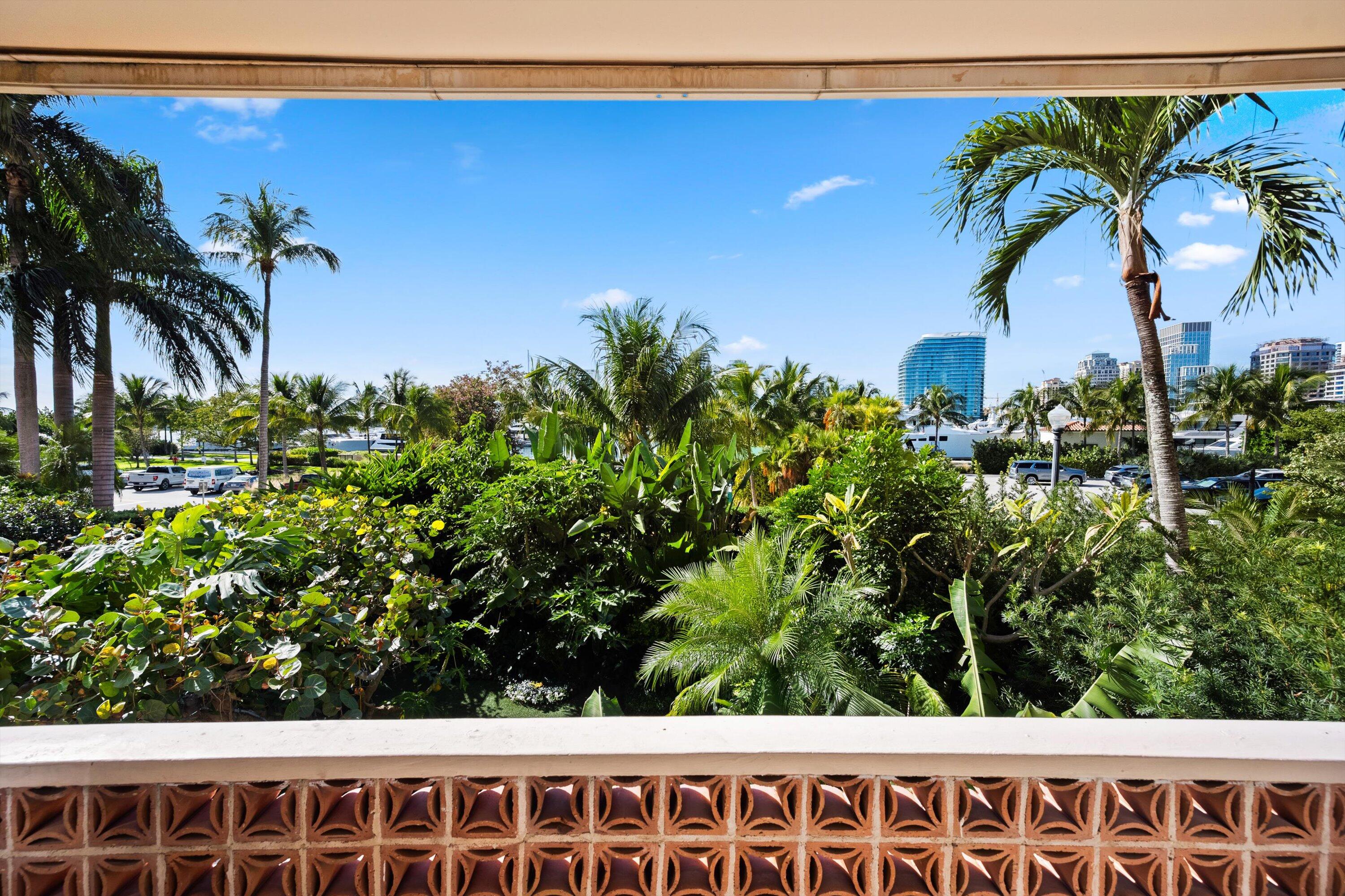 369 South Lake Drive, Unit 2E Palm Beach, FL 33480 - Photo 15 of 19 View