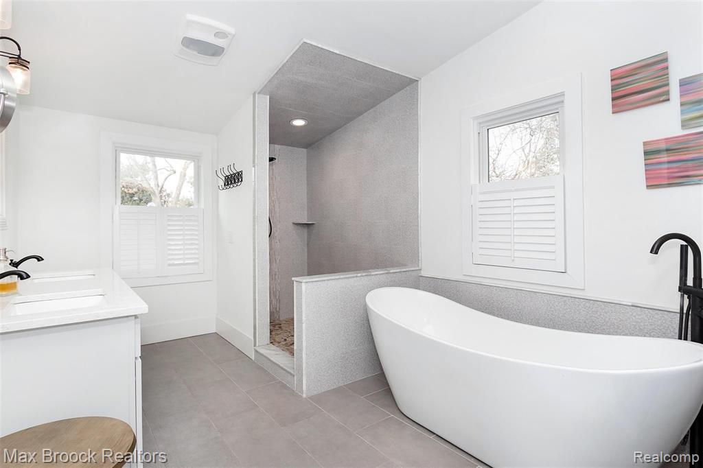 3630 Orchard Lake Road, Unit 1 West Bloomfield, MI 48324 - Photo 19 of 31