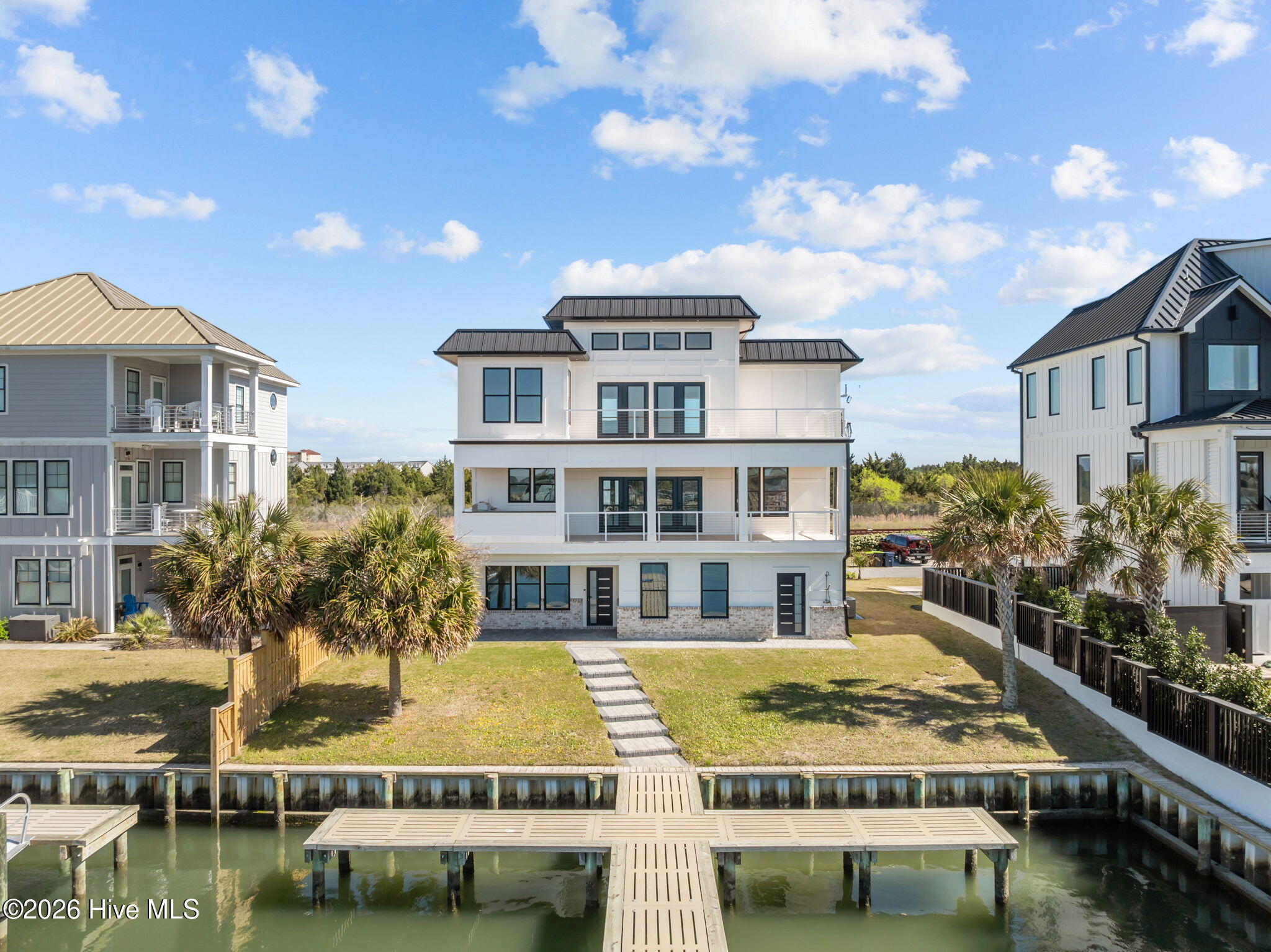 208 Radio Island Rd
