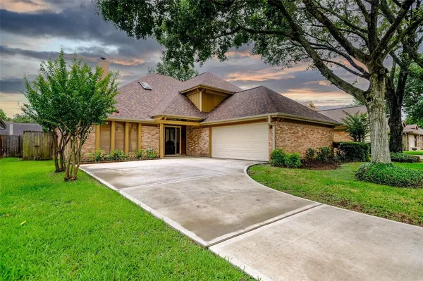 $2,200 | 2520 Hadley Circle, Sugar Land, TX 77478
