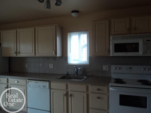 8401 18 18 Mile Road, Unit 124 Sterling Heights, MI 48313 - Photo 24 of 52
