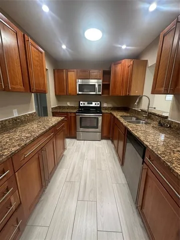 $3,000 | 3802 West San Juan Street, Tampa, FL 33629