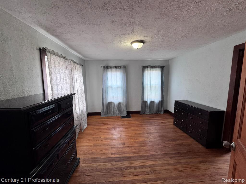 2021 West Rose Center Road Holly, MI 48442 - Photo 22 of 30