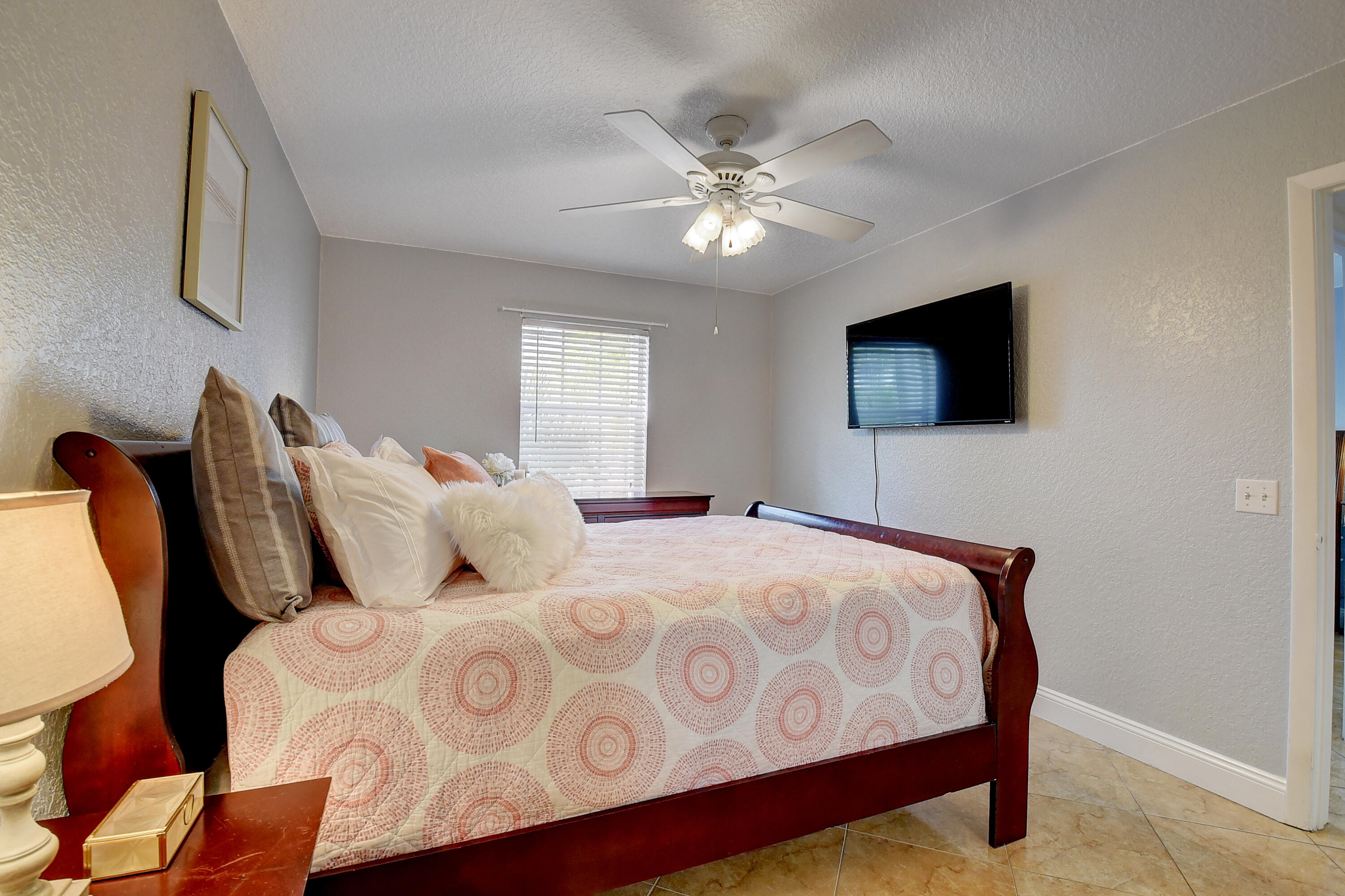 604 Waterside Drive, Unit 604 Hypoluxo, FL 33462 - Photo 13 of 21 Primary Bedroom