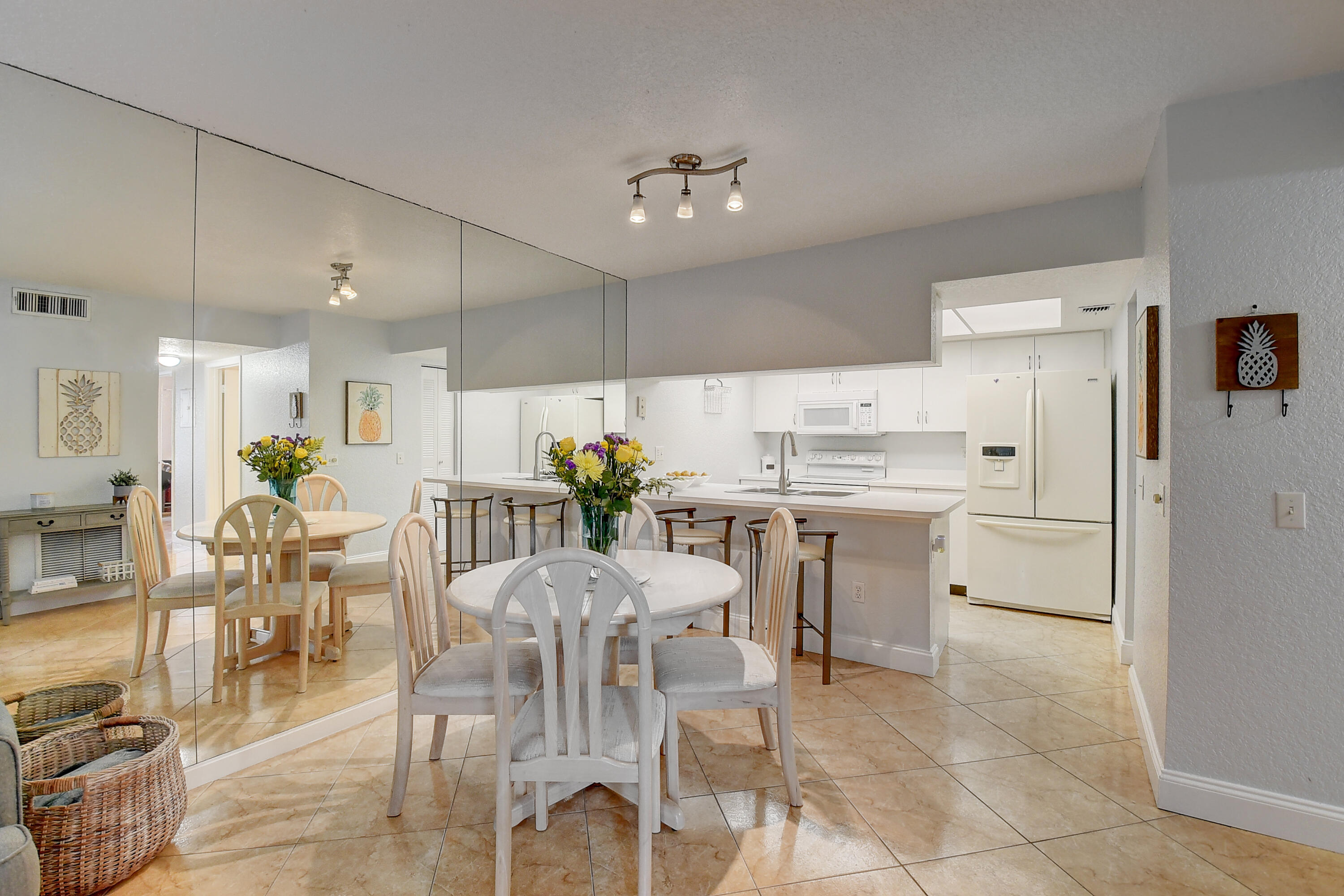 604 Waterside Drive, Unit 604 Hypoluxo, FL 33462 - Photo 7 of 21 DINING ROOM