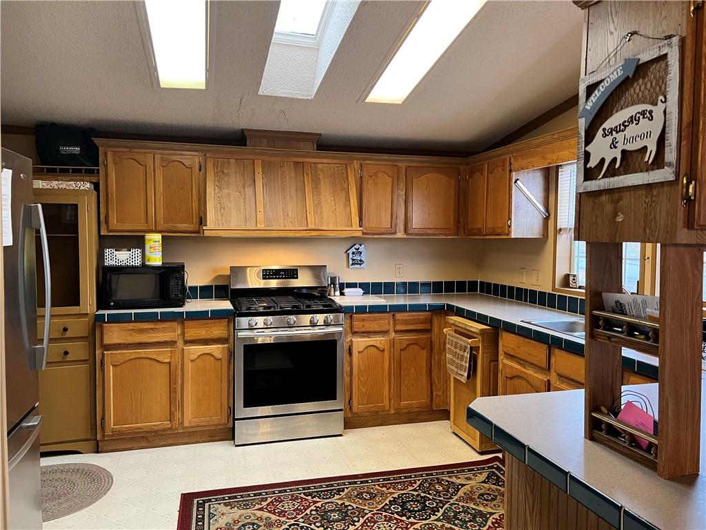 4555 Ellwood Road New Castle, PA 16101 - Photo 2 of 12 Gallery Image 2