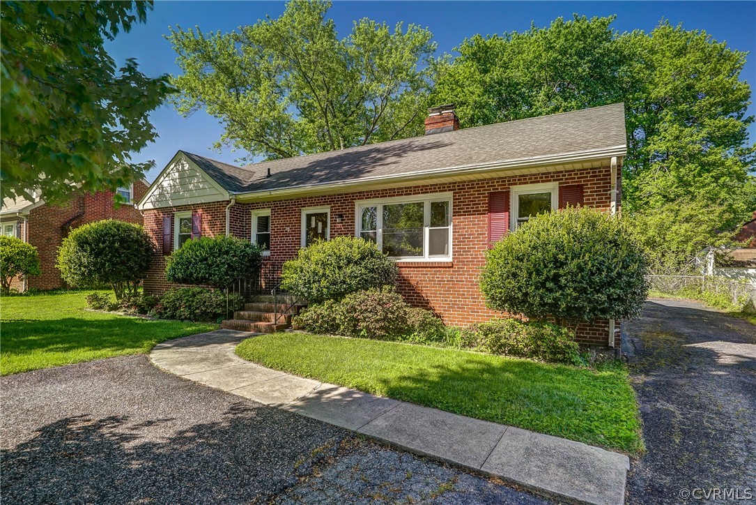 7504 Woodman Road Henrico, VA 23228 - Photo 3 of 33