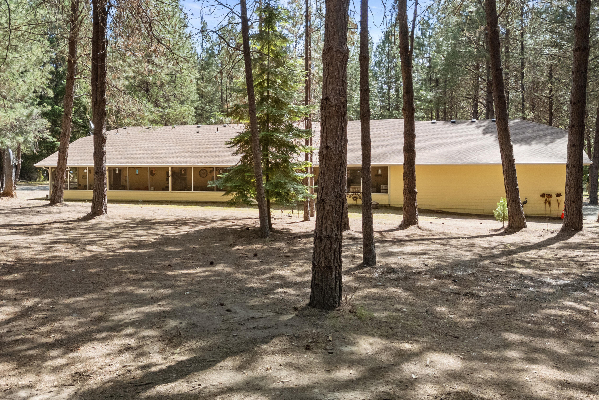 2075 Pleasant Creek Road Rogue River, OR 97537 - Photo 37 of 46 35