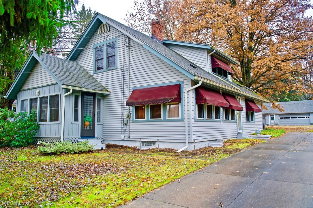 1086 Krumroy Road Akron, OH 44306 - Photo 2 of 31