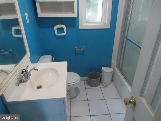 5045 Sheriff Road Northeast Washington, DC 20019 - Photo 3 of 8 Bath