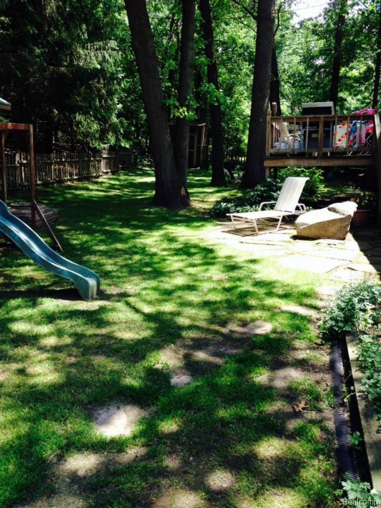 9030 Cherokee Road Clarkston, MI 48348 - Photo 3 of 13 Backyard