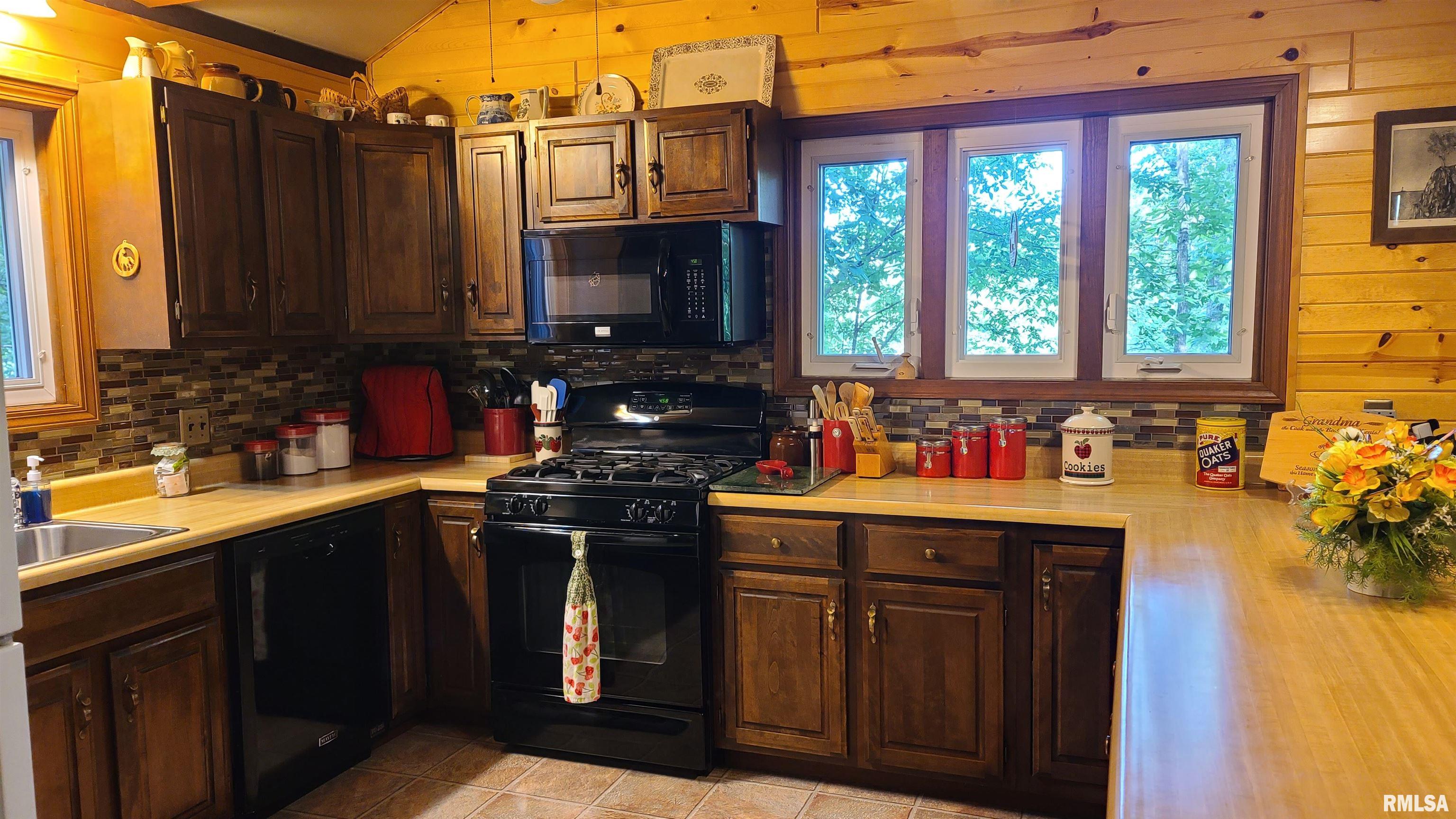 98 Bynum Road Stonefort, IL 62987 - Photo 19 of 47
