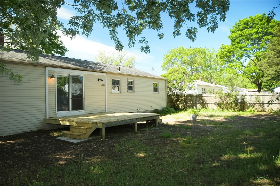 23 Perkins Street Warwick, RI 02886 - Photo 10 of 32