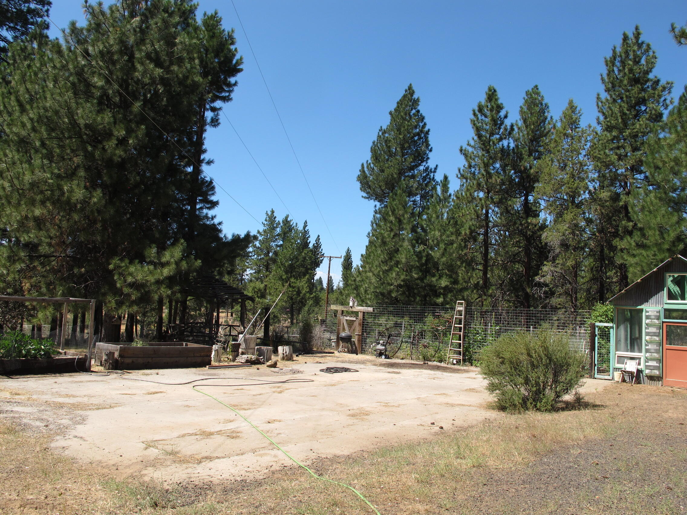 5173 Round Lake Road Klamath Falls, OR 97601 - Photo 24 of 47 22
