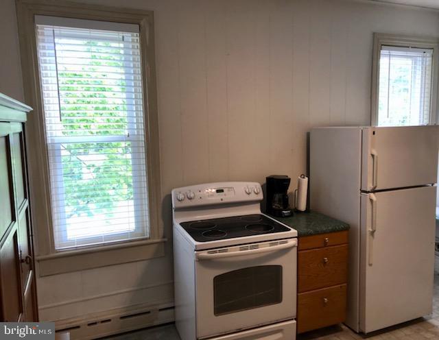 240 Rexmont Road Lebanon, PA 17042 - Photo 8 of 17 Bright south facing kitchen- stove & reefer remain