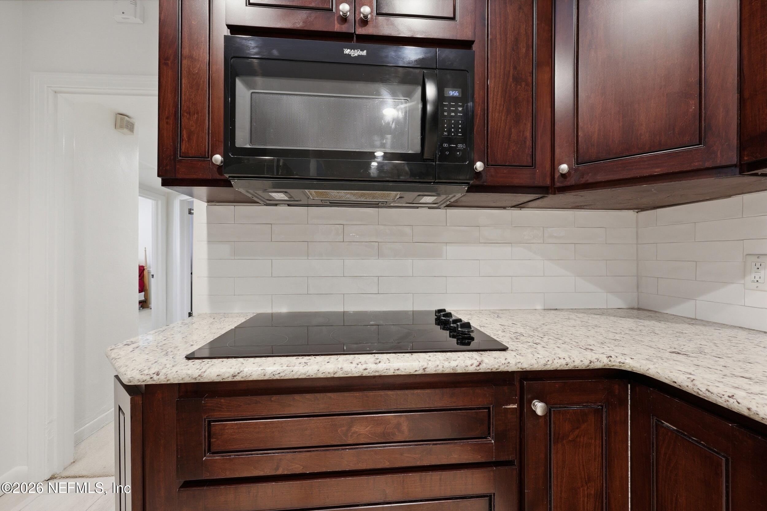 4155 London Road Jacksonville, FL 32207 - Photo 7 of 39 the real estateographers_011