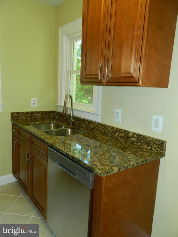 4018 Bradys Hill Road Triangle, VA 22172 - Photo 11 of 28 Kitchen