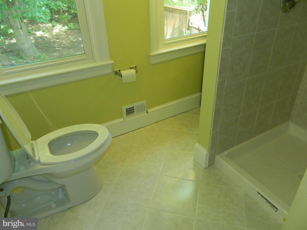 4018 Bradys Hill Road Triangle, VA 22172 - Photo 14 of 28 Bath