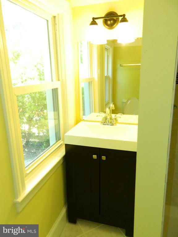 4018 Bradys Hill Road Triangle, VA 22172 - Photo 16 of 28 Bath