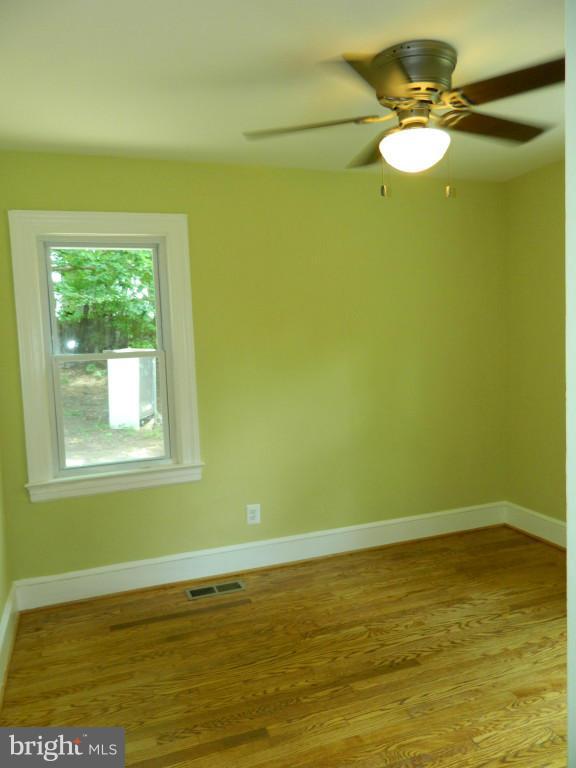 4018 Bradys Hill Road Triangle, VA 22172 - Photo 19 of 28 Bedroom