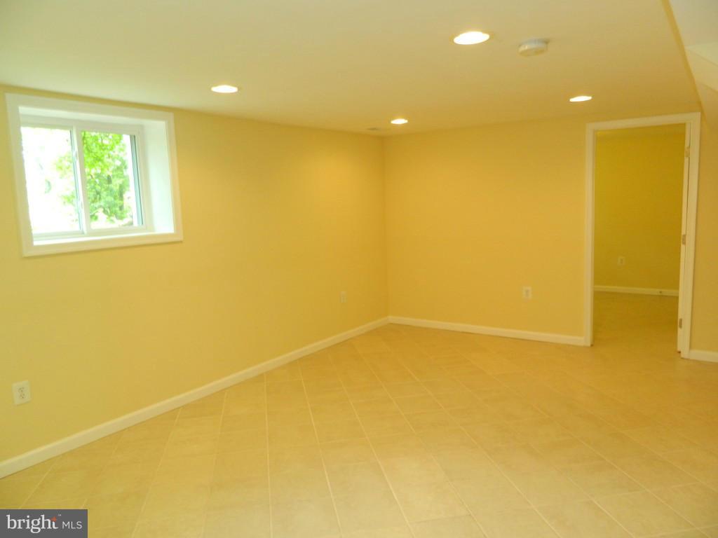 4018 Bradys Hill Road Triangle, VA 22172 - Photo 23 of 28 Basement