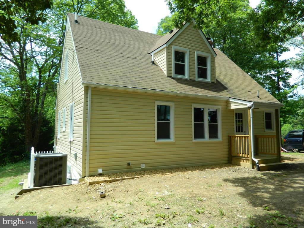 4018 Bradys Hill Road Triangle, VA 22172 - Photo 4 of 28 Exterior (Rear)