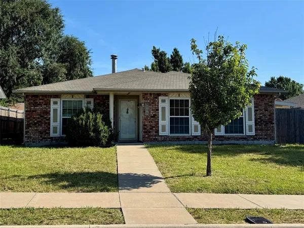 $2,250 | 9113 Willowbrook Drive, Rowlett, TX 75088