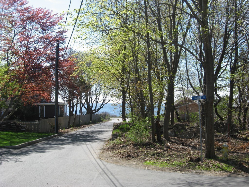 44 Harriett Road Gloucester, MA 01930 - Photo 3 of 18