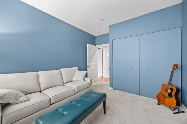 $495,000 | 140 North Euclid Avenue, Unit 304, Oak Park, IL 60302