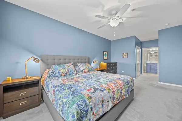 $495,000 | 140 North Euclid Avenue, Unit 304, Oak Park, IL 60302
