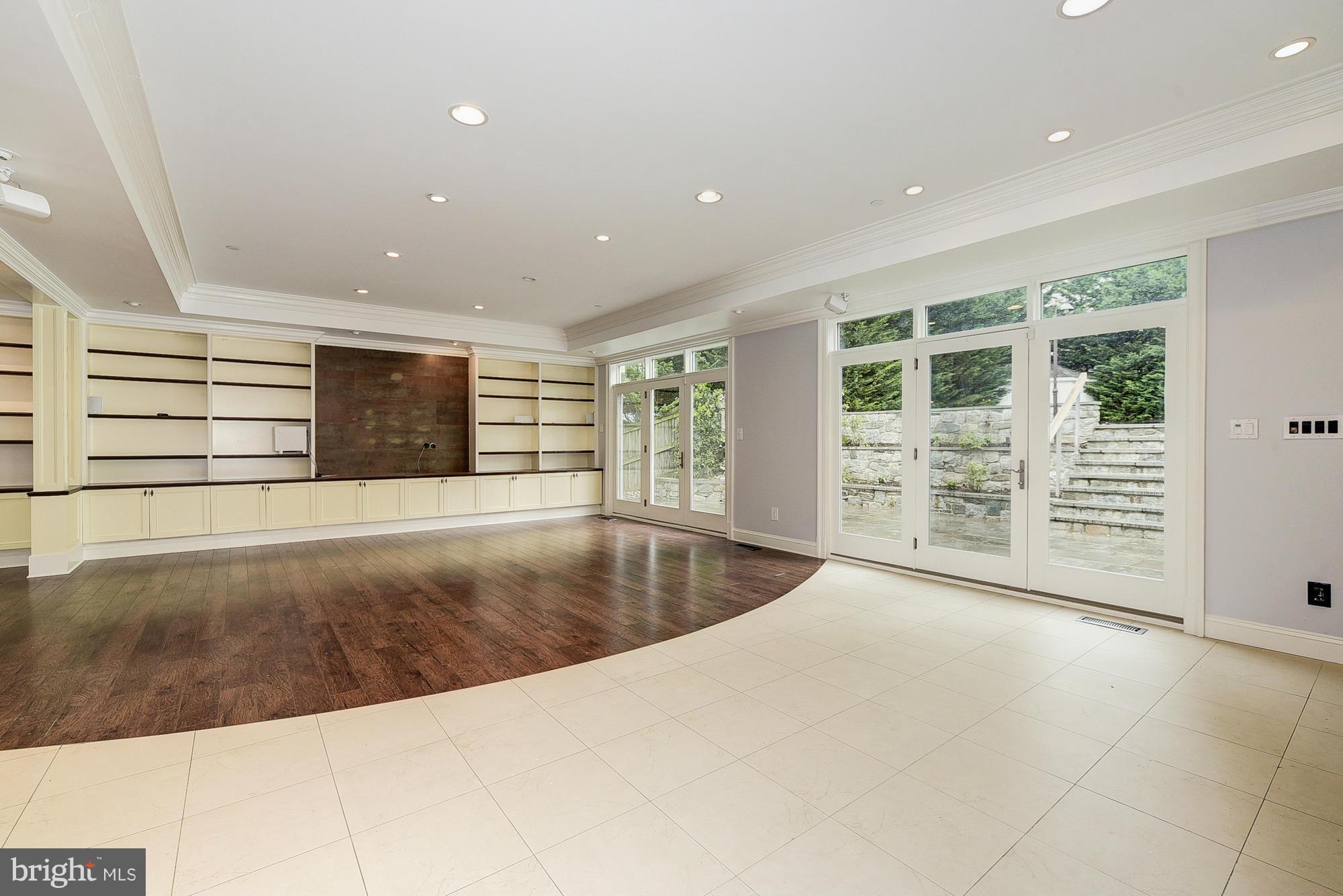 8805 Ridge Road Bethesda, MD 20817 - Photo 3 of 23 Family Room