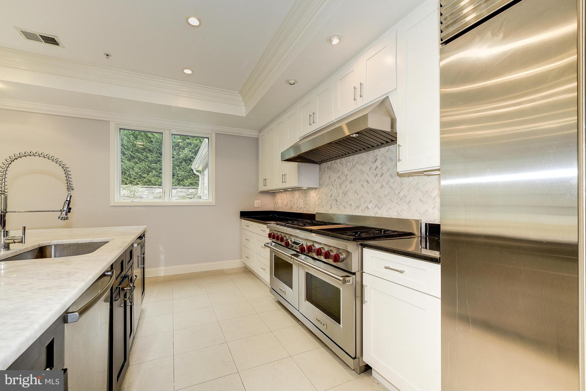 8805 Ridge Road Bethesda, MD 20817 - Photo 6 of 23 Kitchen