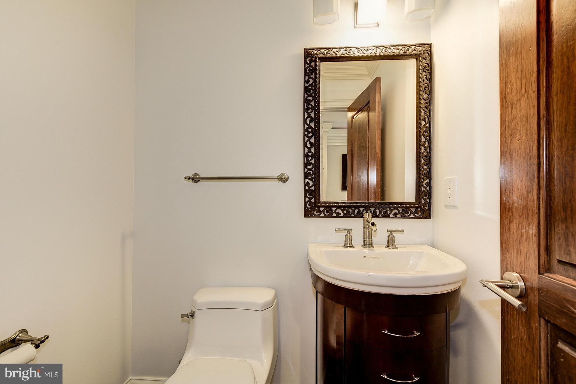 8805 Ridge Road Bethesda, MD 20817 - Photo 8 of 23 Powder room