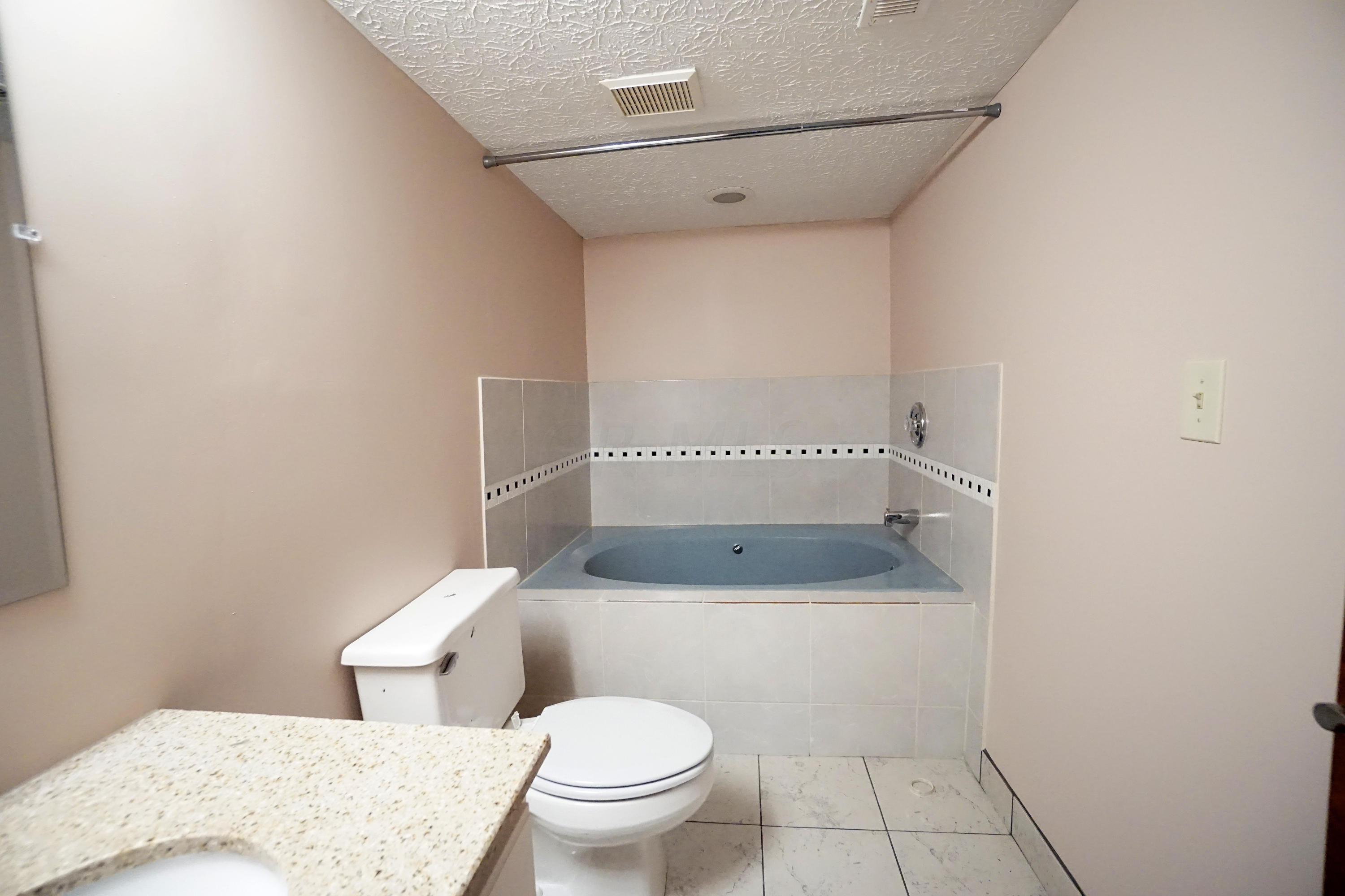 926 McNaughten Road Columbus, OH 43213 - Photo 32 of 50 Gallery Image 32