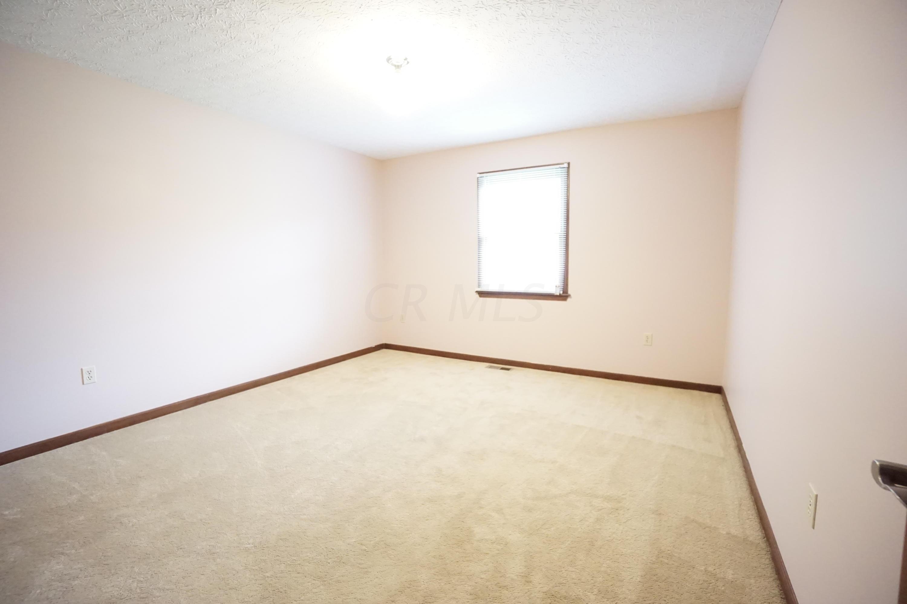 926 McNaughten Road Columbus, OH 43213 - Photo 37 of 50 Gallery Image 37